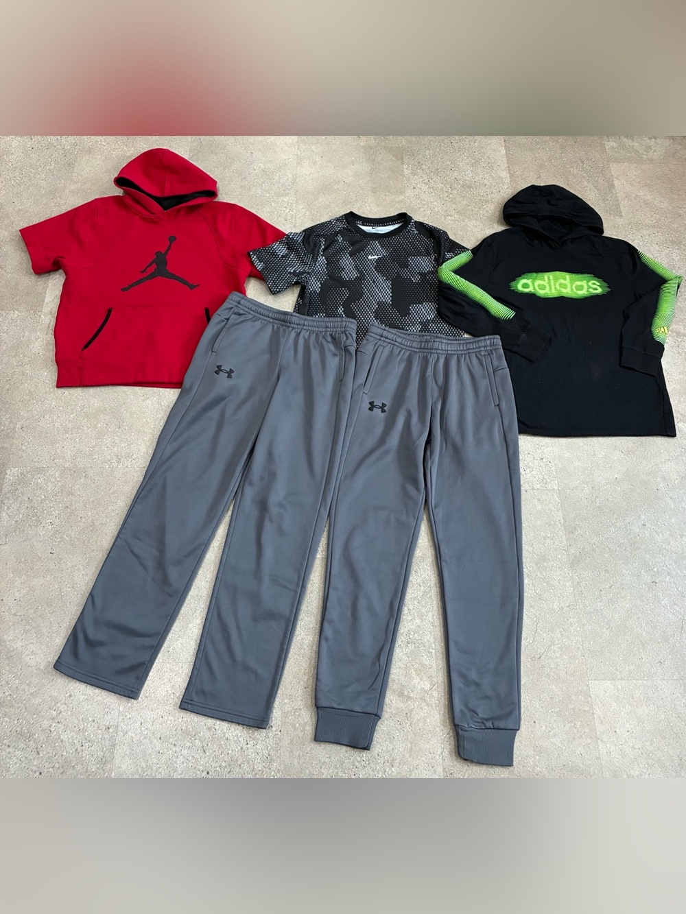 Boys UNDER ARMOUR/NIKE/ADIDAS Sweatpants..Sweatshirt & Shirt Lot, sz Large…1 NWT